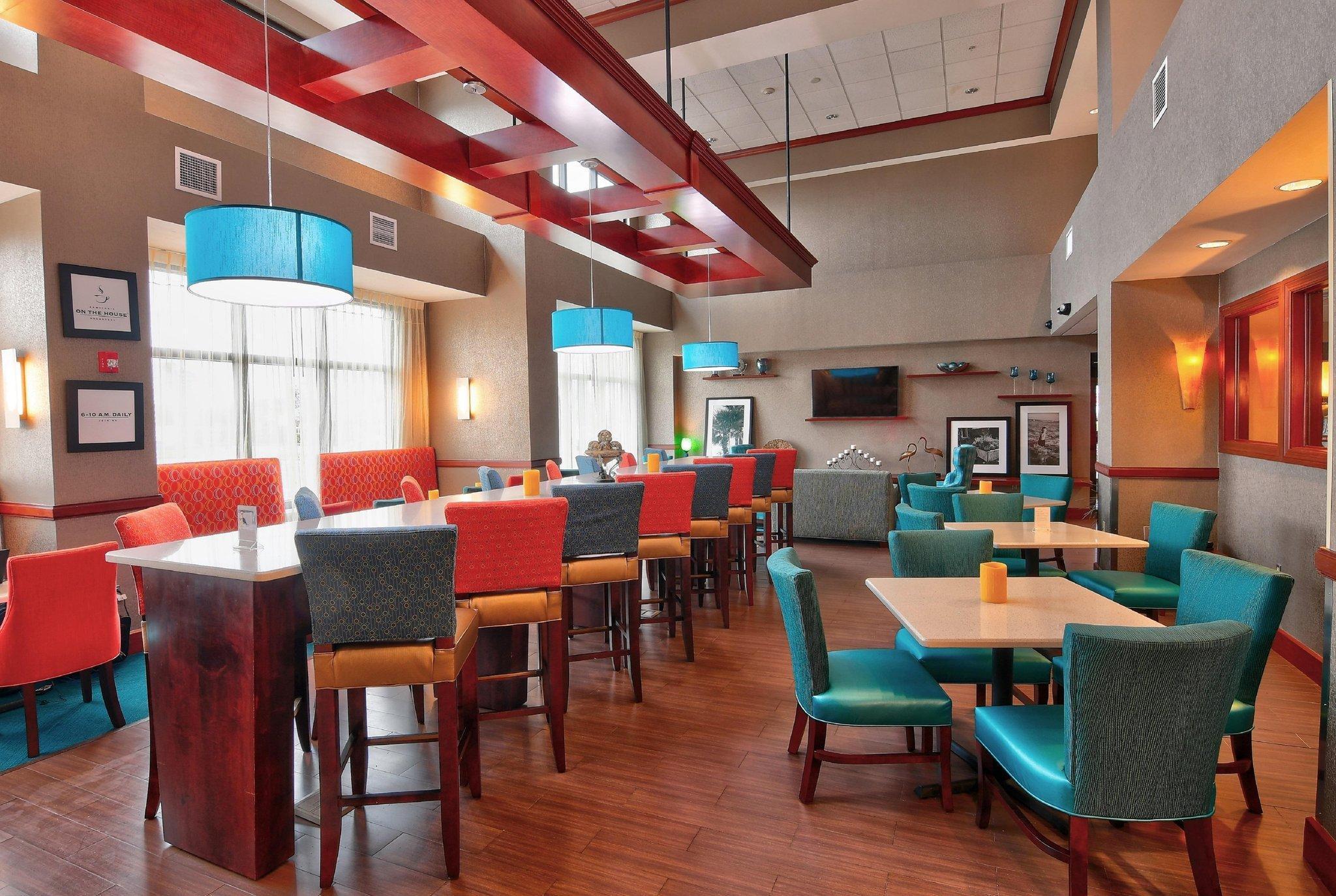 Hampton Inn & Suites Jacksonville Beach Boulevard/Mayo Clinic מראה חיצוני תמונה