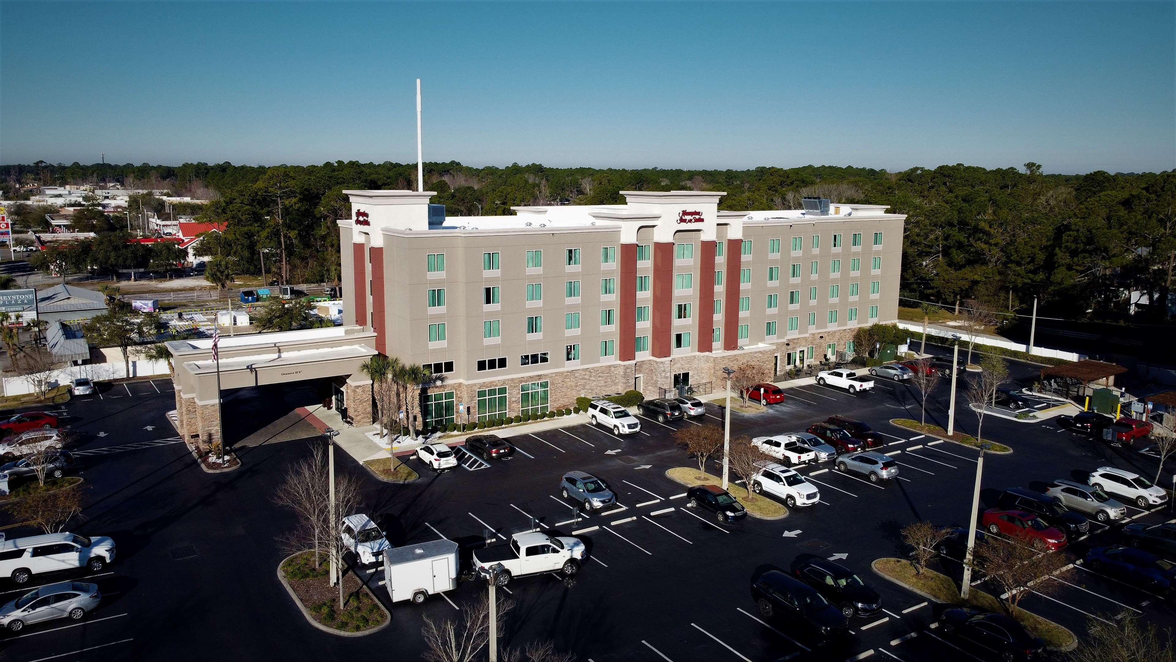 Hampton Inn & Suites Jacksonville Beach Boulevard/Mayo Clinic מראה חיצוני תמונה