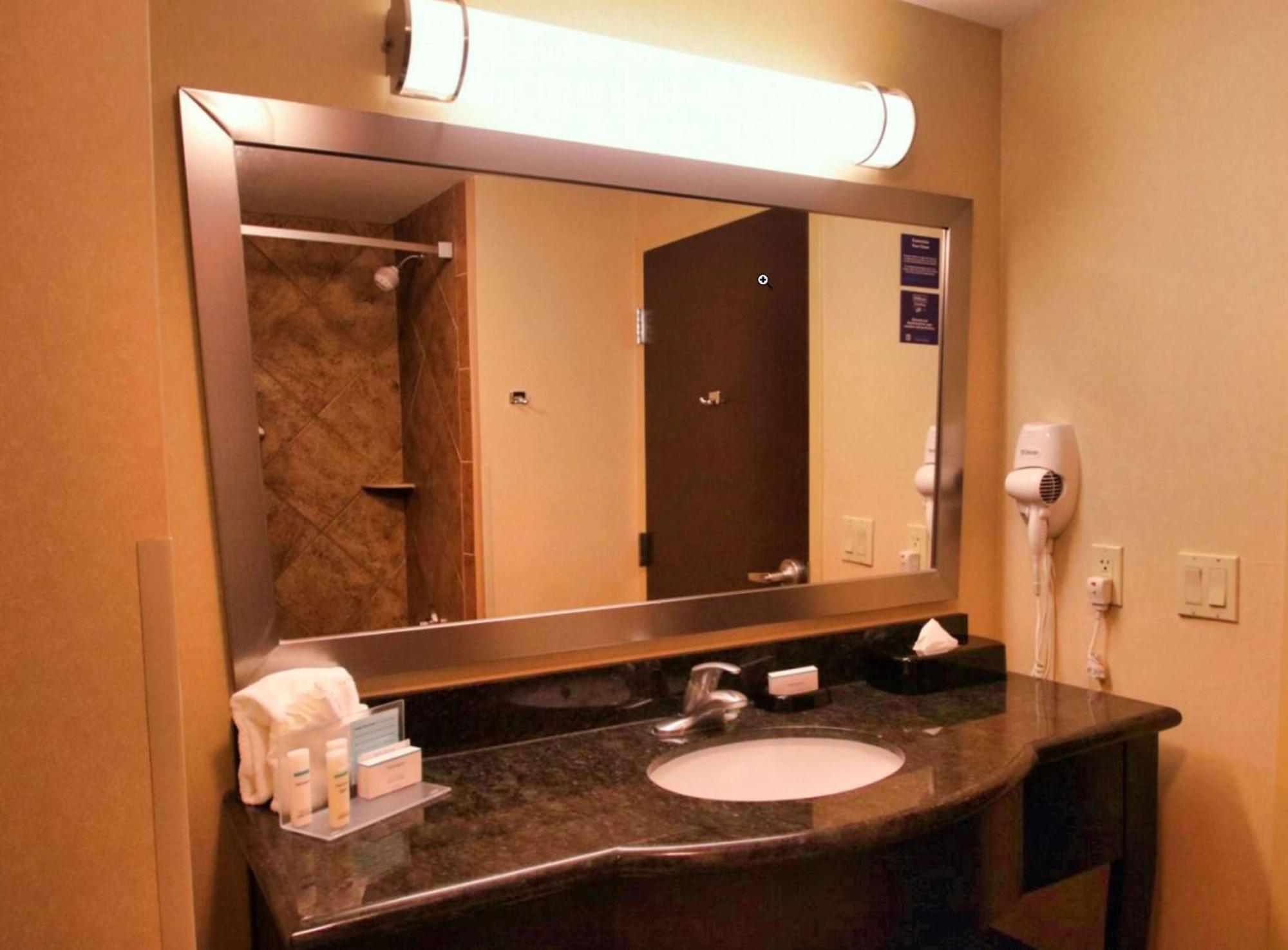 Hampton Inn & Suites Jacksonville Beach Boulevard/Mayo Clinic מראה חיצוני תמונה