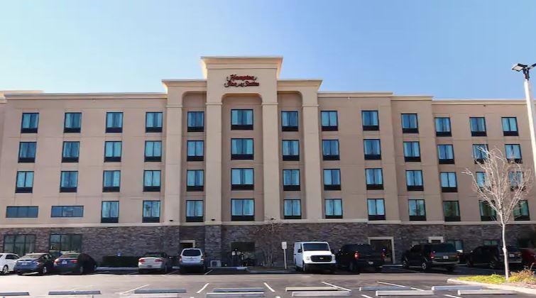 Hampton Inn & Suites Jacksonville Beach Boulevard/Mayo Clinic מראה חיצוני תמונה