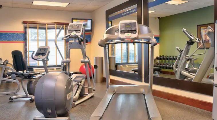 Hampton Inn & Suites Jacksonville Beach Boulevard/Mayo Clinic מראה חיצוני תמונה
